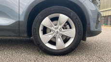 Volvo XC40 2.0 B3P Core 5dr Auto Petrol Estate